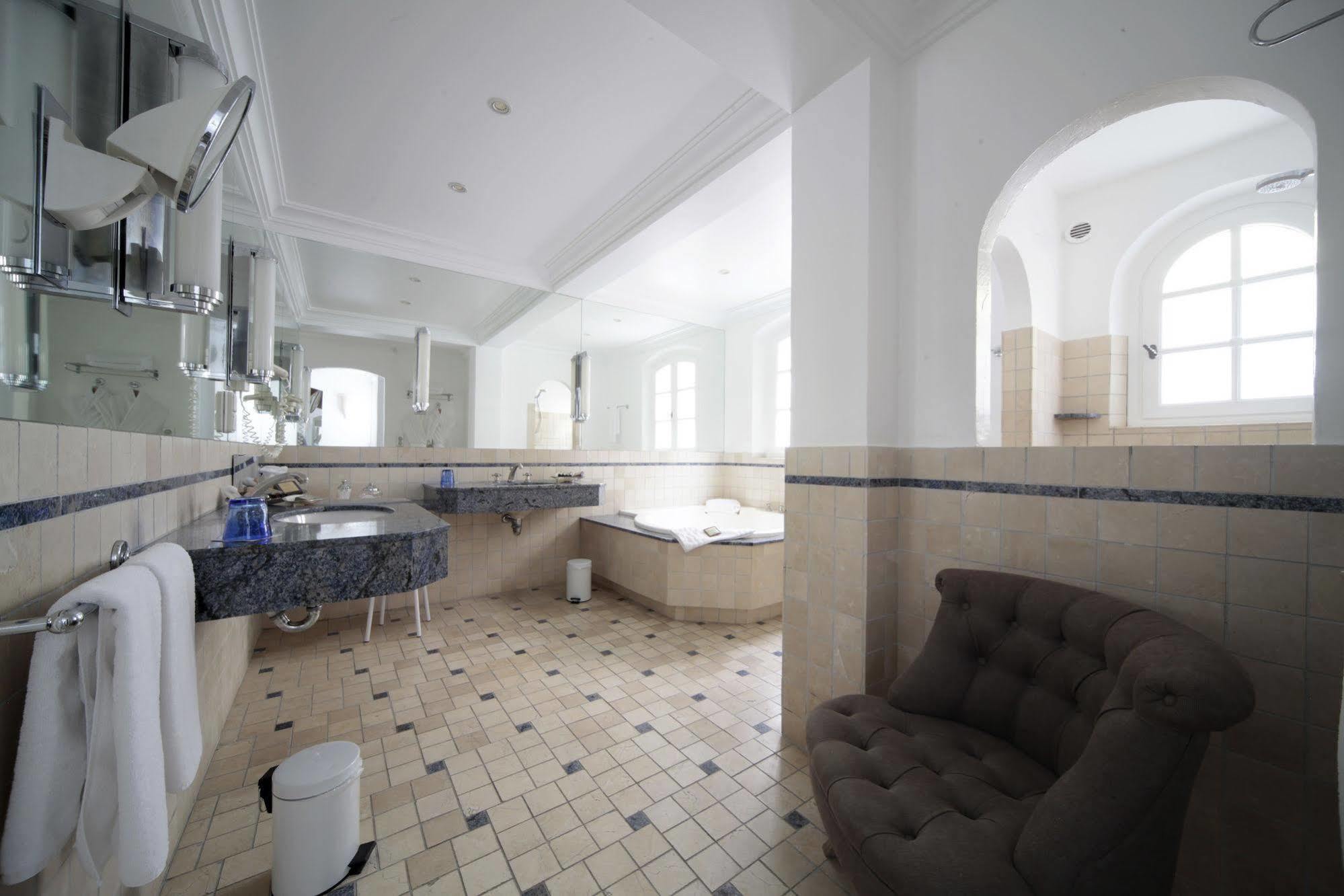 & Restaurant Alain Llorca