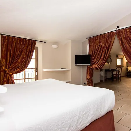 Hôtel&Restaurant Alain Llorca La Colle-sur-Loup Extérieur photo